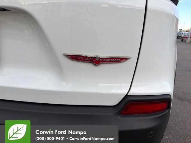 Used 2020 Jeep Cherokee Trailhawk w/ Comfort/Convenience Group AWD/4WD image 8