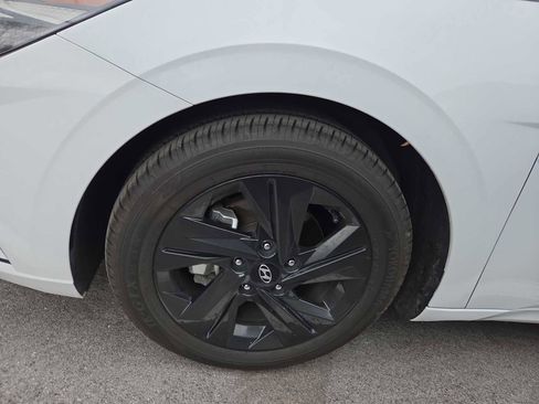 Used 2021 Hyundai Elantra Blue image 7