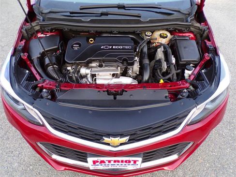 Used 2017 Chevrolet Cruze LT image 38