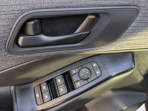 Used 2023 Nissan Rogue S image 22