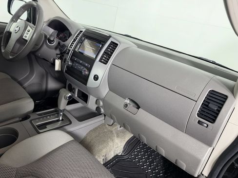 Used 2010 Nissan Frontier SE RWD image 39