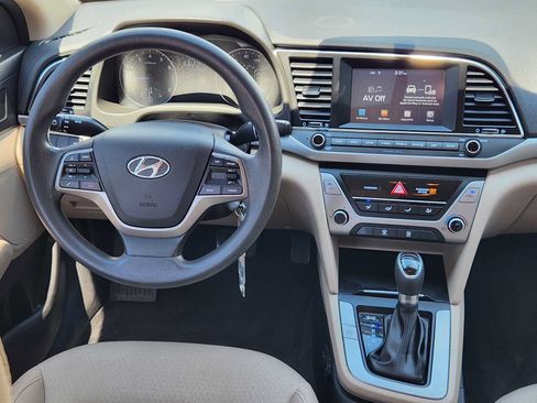 Used 2017 Hyundai Elantra SE FWD image 25