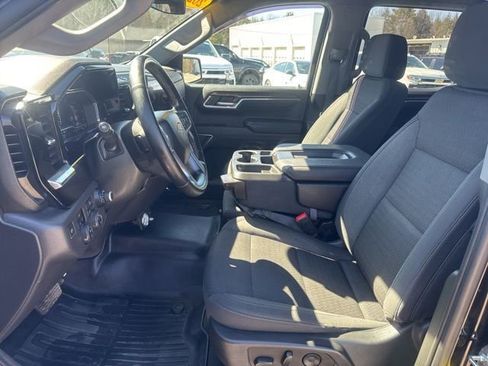 Used 2023 Chevrolet Silverado 1500 LT AWD/4WD image 11