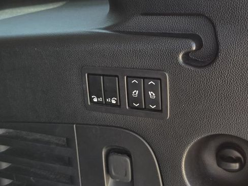 Used 2019 Chevrolet Suburban Premier AWD/4WD image 15