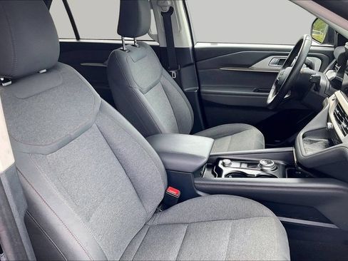 Certified 2025 Ford Explorer Active AWD/4WD image 7