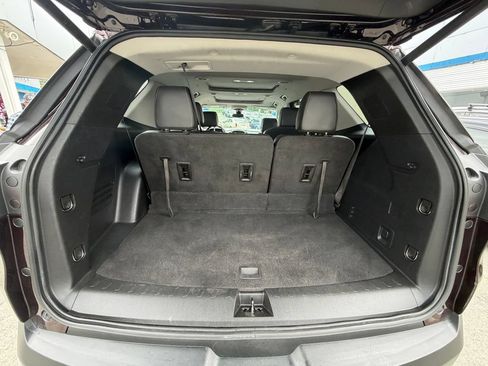 Used 2021 Chevrolet Traverse LT w/ LT Premium Package FWD image 15