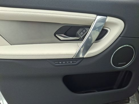 New 2025 Land Rover Discovery Sport Dynamic SE AWD/4WD image 9