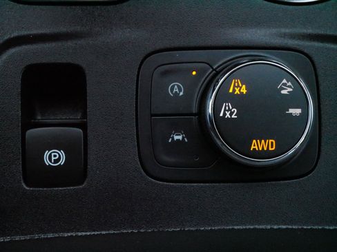 Used 2023 Chevrolet Traverse LT w/ Midnight/Sport Edition image 27