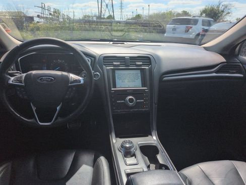 Used 2017 Ford Fusion Titanium AWD/4WD image 13