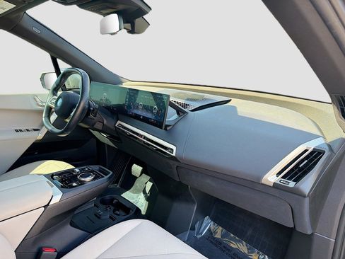 Used 2023 BMW iX xDrive50 w/ Sport Package image 16