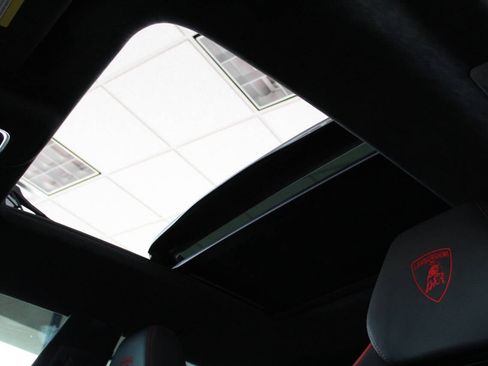 Used 2023 Lamborghini Urus S image 29