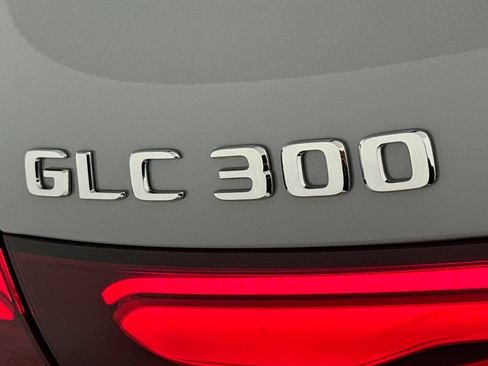 New 2026 Mercedes-Benz GLC 300 image 8