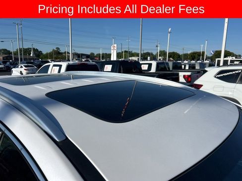 Used 2023 Buick Enclave Essence w/ Experience Buick Package AWD/4WD image 3