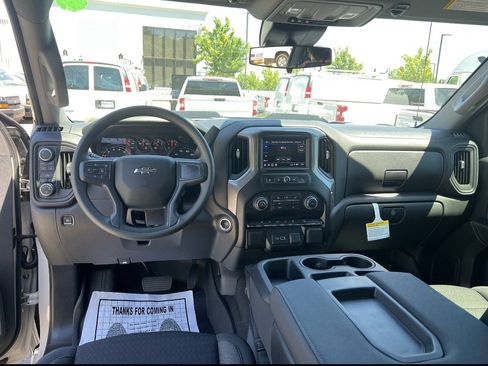 New 2026 Chevrolet Silverado 1500 Custom Trail Boss w/ LPO, Dark Essentials Package AWD/4WD image 32