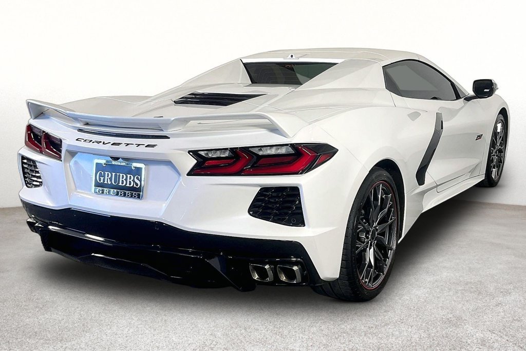 Used 2023 Chevrolet Corvette Stingray Premium Conv w/ Z51 Performance Package RWD image 2