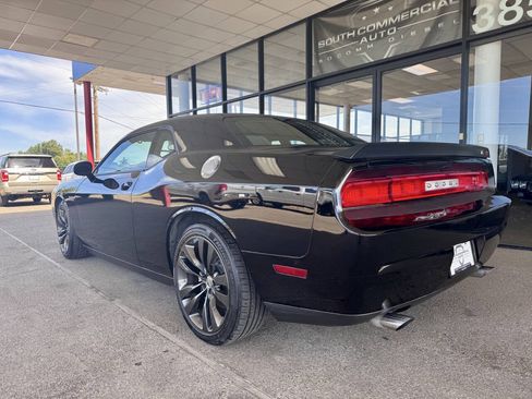 Used 2014 Dodge Challenger SRT8 Core RWD image 2