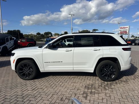 New 2026 Jeep Grand Cherokee Limited Reserve image 10