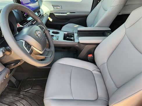 New 2026 Toyota Sienna XLE image 9
