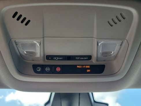 Used 2017 Chevrolet Volt LT w/ Comfort Package FWD image 25