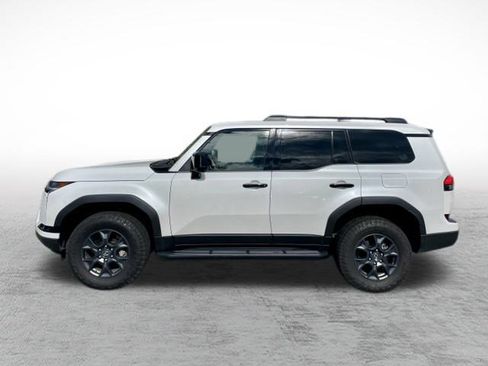 Used 2024 Lexus GX 550 image 8