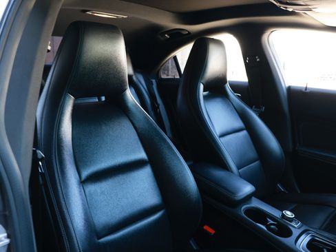 Used 2018 Mercedes-Benz CLA 250 w/ AMG Line Exterior image 21