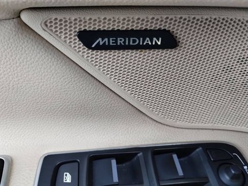 Used 2017 Jaguar XF Premium RWD image 35