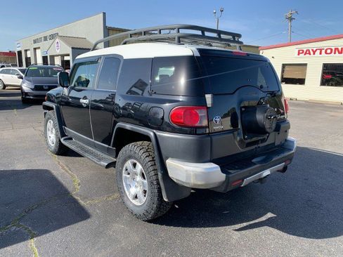 Used 2007 Toyota FJ Cruiser 4WD image 2