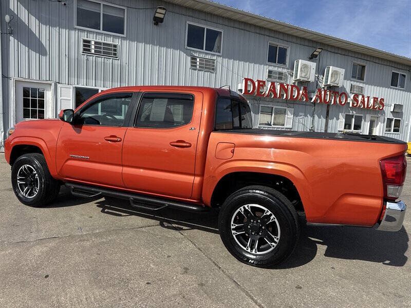 Used 2016 Toyota Tacoma SR5 w/ Towing Package AWD/4WD image 4
