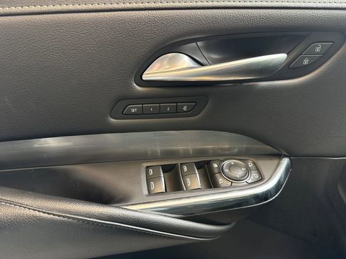 Used 2024 Cadillac XT4 Premium Luxury image 8