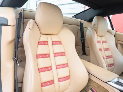 Used 2010 Ferrari California RWD image 29