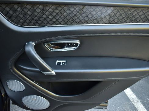 Used 2020 Bentley Bentayga Design Series image 52