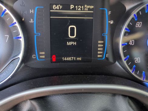 Used 2017 Chrysler Pacifica Touring-L FWD image 23