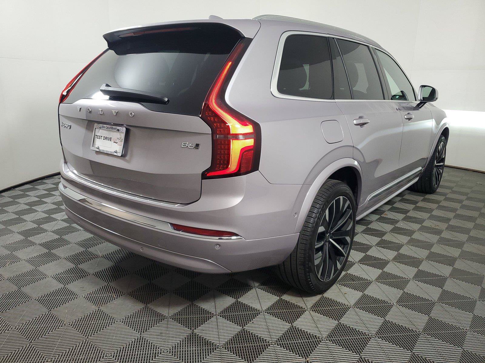 Used 2026 Volvo XC90 B6 Plus w/ Protection Package Premier AWD/4WD image 6