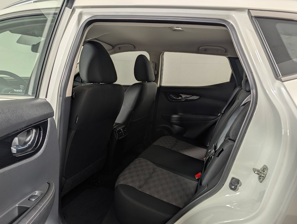 Used 2021 Nissan Rogue Sport SV FWD image 13