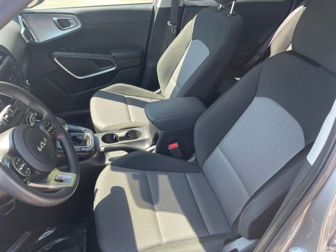 Used 2023 Kia Soul LX w/ Option Group 015 image 32