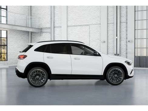 New 2026 Mercedes-Benz GLA 250 4MATIC image 17