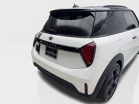 Used 2025 MINI Cooper S FWD image 18