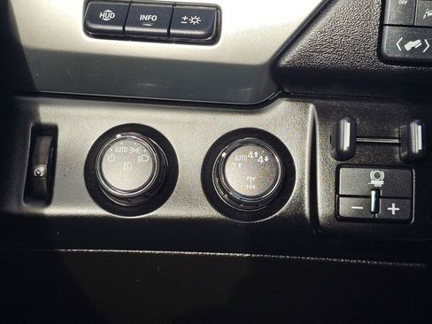 Used 2019 Chevrolet Tahoe Premier AWD/4WD image 28