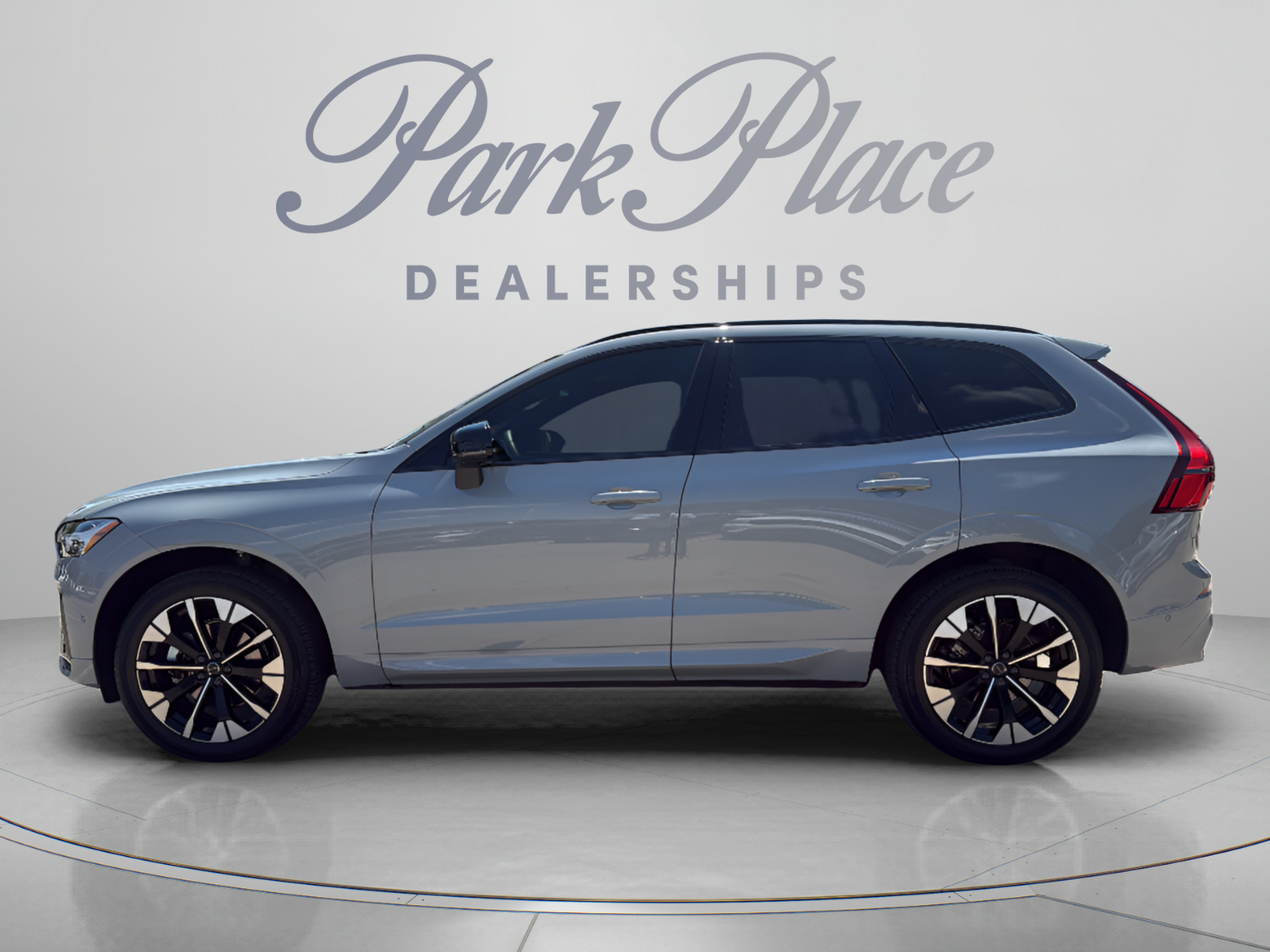 Used 2026 Volvo XC60 B5 Plus w/ Protection Package Premier AWD/4WD image 2