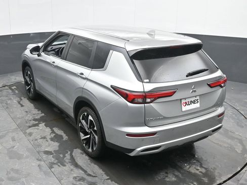 Used 2024 Mitsubishi Outlander SE image 44