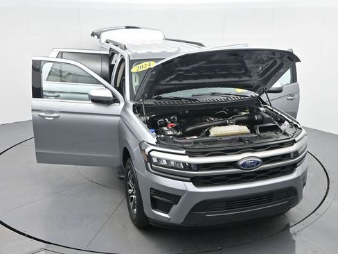 Used 2024 Ford Expedition Max XLT image 40