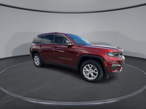 Used 2022 Jeep Grand Cherokee Limited AWD/4WD image 2