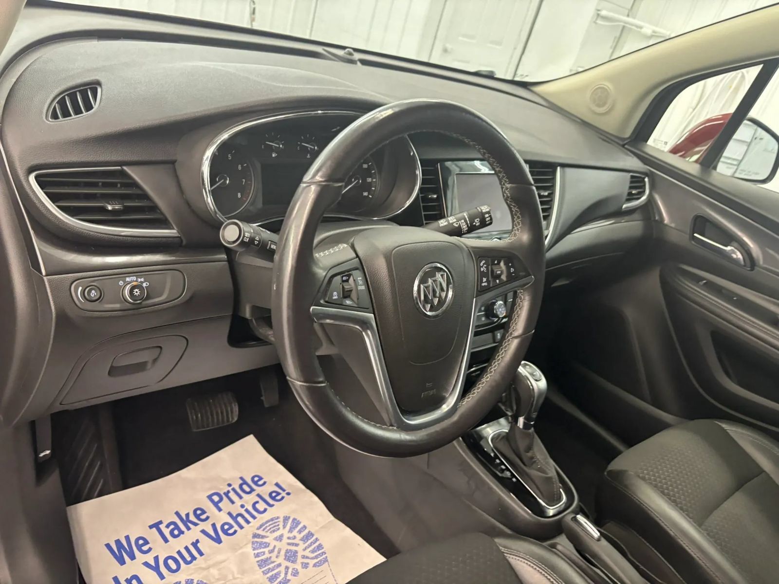 Used 2022 Buick Encore Preferred AWD/4WD image 47