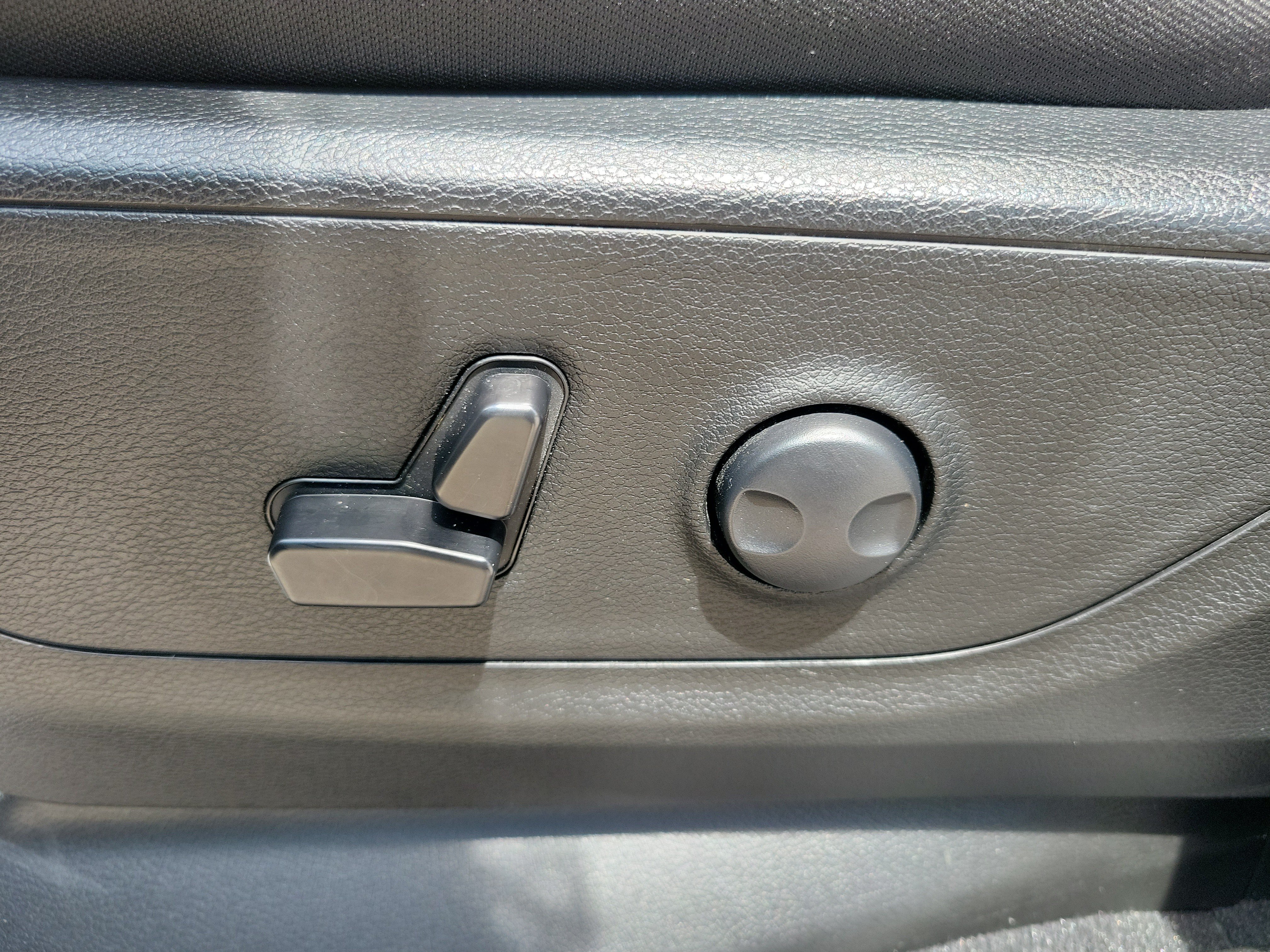 Used 2025 RAM 1500 Big Horn AWD/4WD image 14
