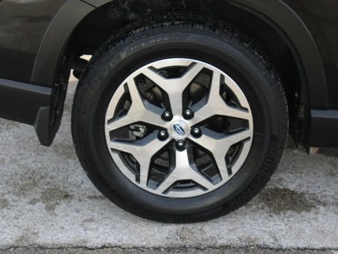 Certified 2023 Subaru Forester Premium image 33