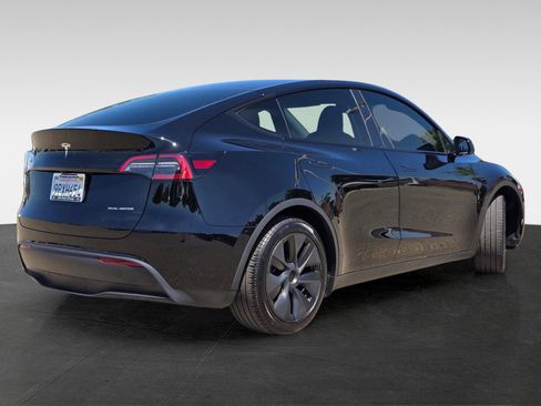 Used 2025 Tesla Model Y Long Range AWD/4WD image 4