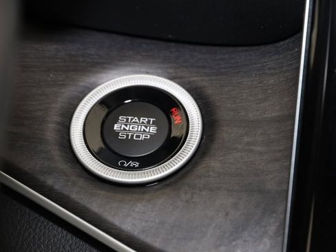 Used 2022 Jeep Grand Cherokee Limited image 30