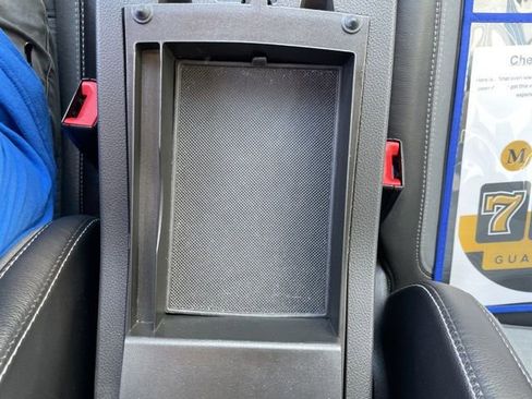 Used 2018 Ford Escape SE w/ SE Sport Appearance Package image 10