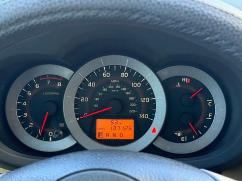 Used 2012 Toyota RAV4 image 19