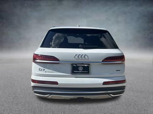 Used 2023 Audi Q7 3.0T Premium Plus w/ Premium Plus Package AWD/4WD image 4